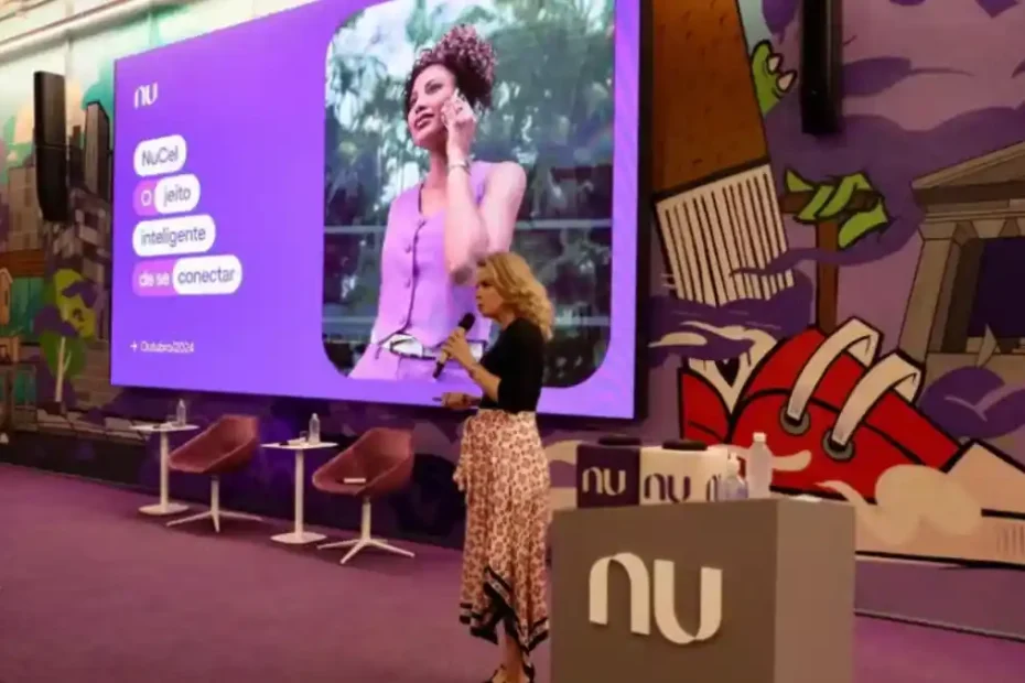 CEO do Nubank apresentando o serviço de telefonia NuCel